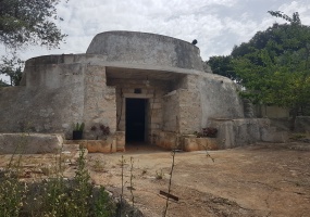 trullo ostuni campagna puglia